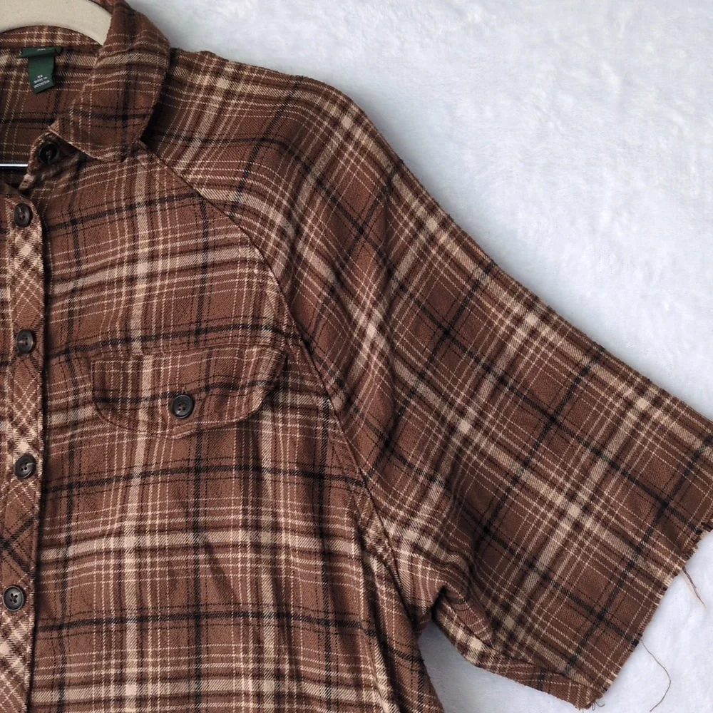 Wild Fable‎ Women's Brown Plaid Raw Hem Grunge Oversized Button Shirt Size XS - Picture 5 of 9